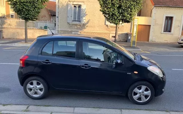 YARIS1.4 D-4D 90 LINEA LUNA