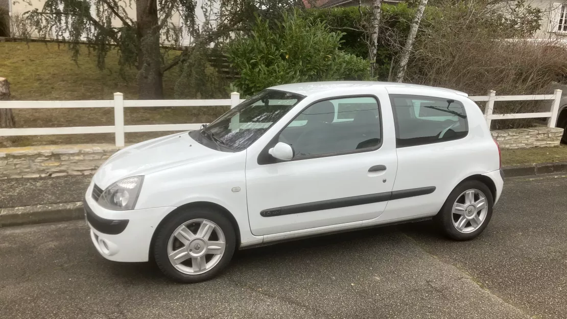 CLIO 2 1.6 16V 110 DYNAMIQUE